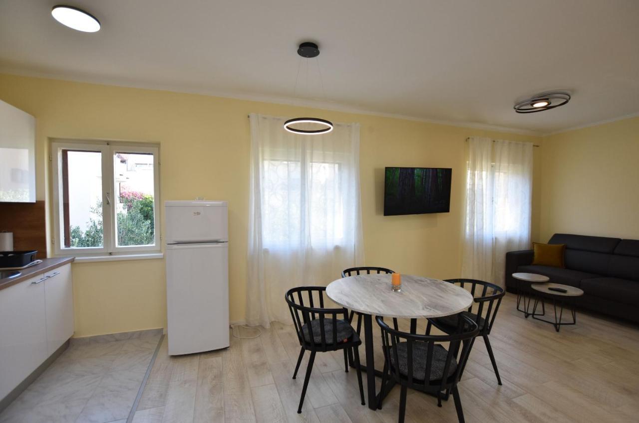Apartment Ruzica Примоштен Экстерьер фото